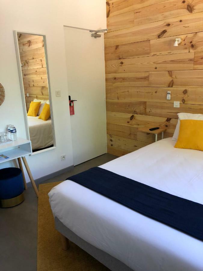 Hotel Du Lac D'Arjuzanx ภายนอก รูปภาพ
